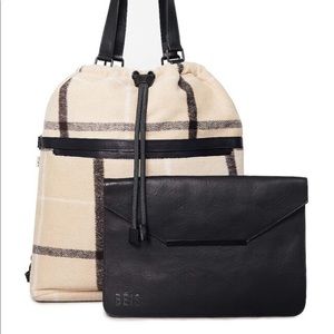 Beis Plaid NWT Messenger Tote